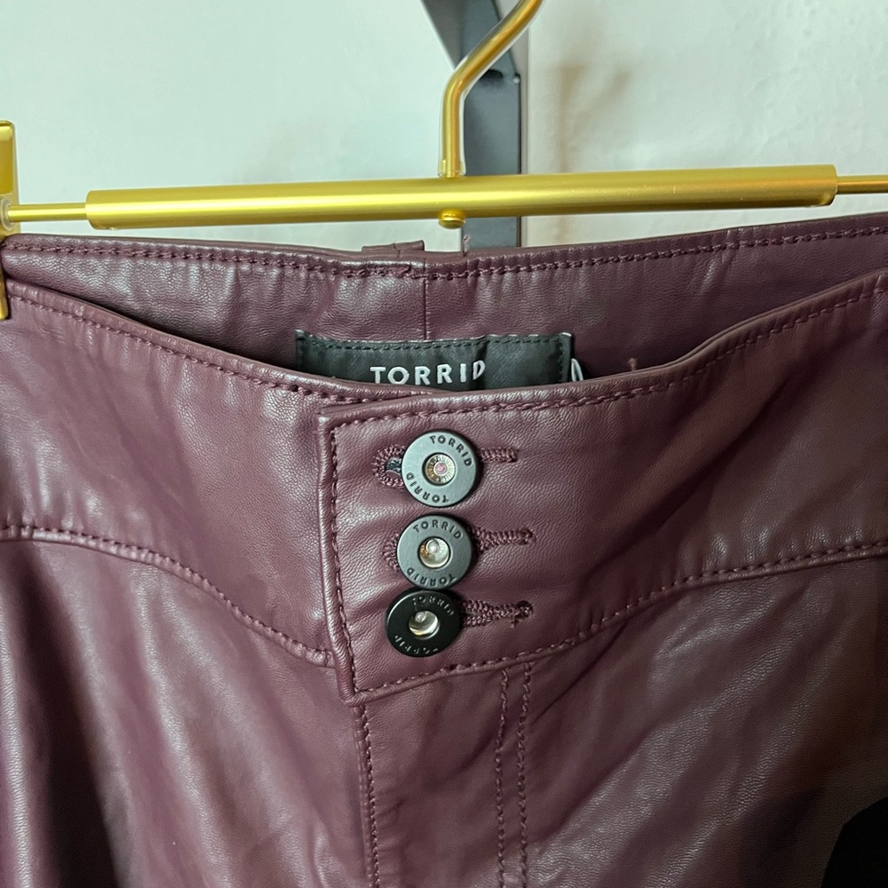 NWT Torrid Premium Faux Leather OxBlood Jeggings Size 26 - Picture 6 of 10